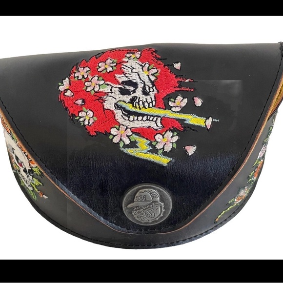 Ed Hardy Black and Red Sunglasses with Floral Case - Picture 3 of 16